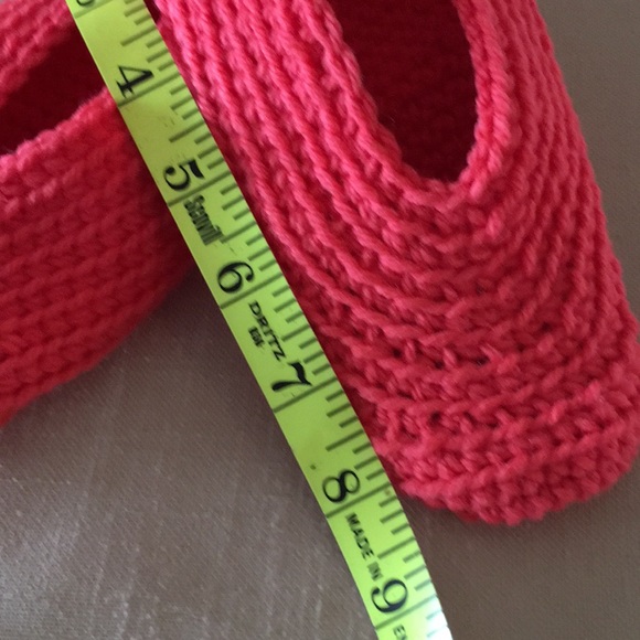 Hand Crafted Slippers Coral Crochet Medium - Picture 2 of 5